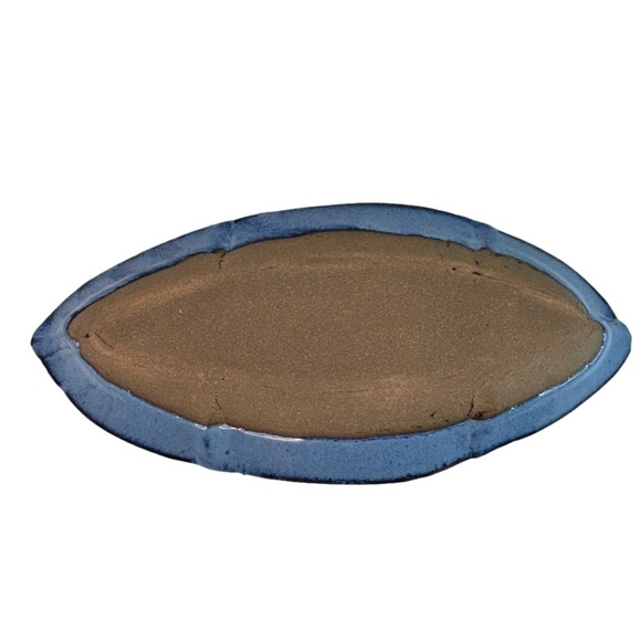 Leaf Design Pottery Dish 13” Length - Picture 2 of 7